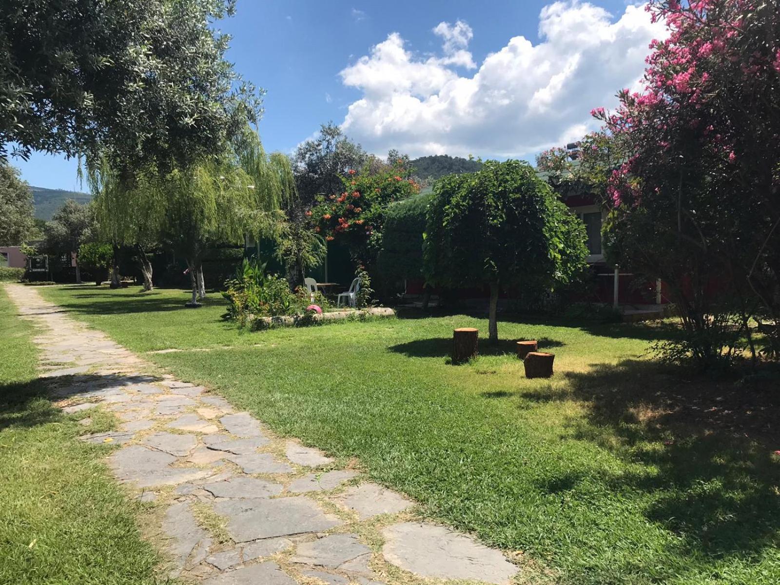 Cicek Evler Tatil Koeyue Hotel Armutlu Buitenkant foto